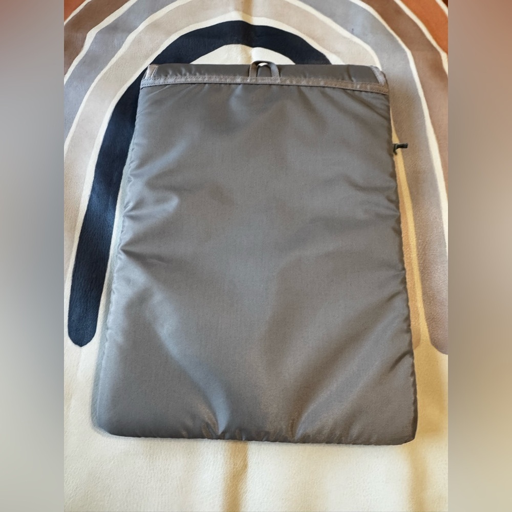 Patagonia Gray Padded Organizer Pouch Tech Sleeve Laptop Tablet Pouch - Picture 3 of 6